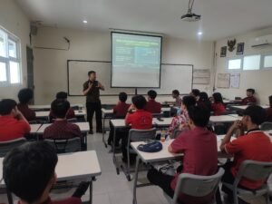 Ratusan Siswa SMAK Untung Suropati Sidoarjo Belajar Rahasia Dunia Kerja dari Para Alumni